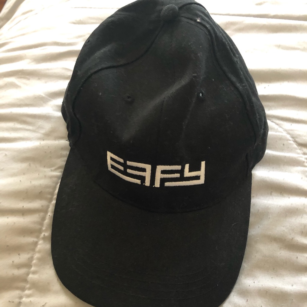 Caps
